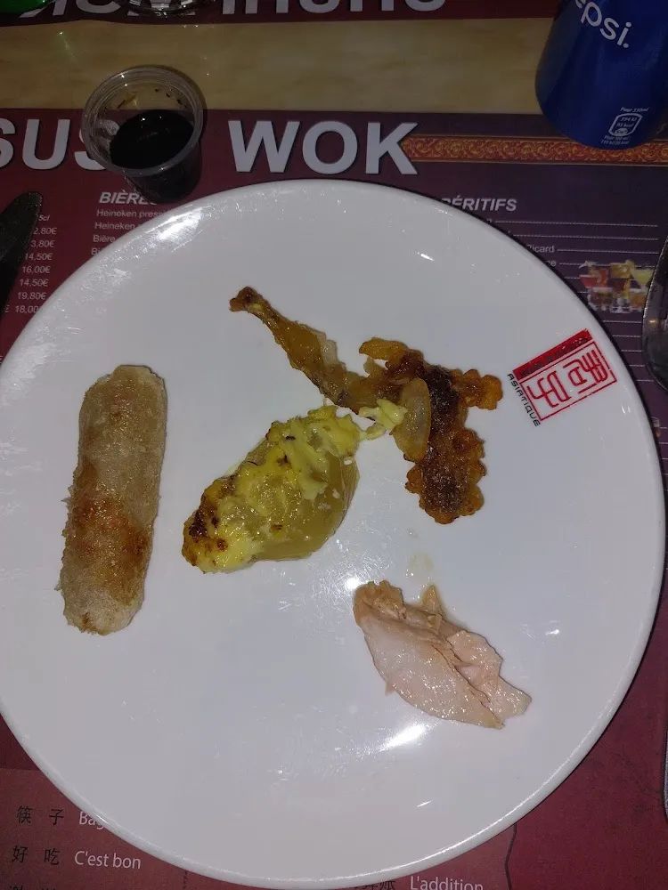 Assortiment de Plat Nem Cuisses de Grenouille